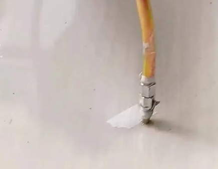 葫芦岛瓷砖空鼓维修公司专业解答在瓷砖铺贴过程中，如果使用的砂料过粗（如全部使用了粗砂），可能会导致以下问题